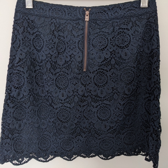 Hollister A Line lace skirt - Picture 2 of 3